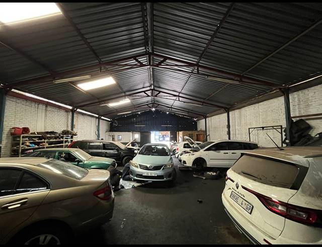 310M² WORKSHOP FOR SALE IN SPRINGS CENTRAL